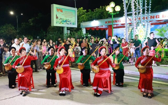 Lạng Sơn xây dựng môi trường văn hóa, phát triển con người toàn diện
