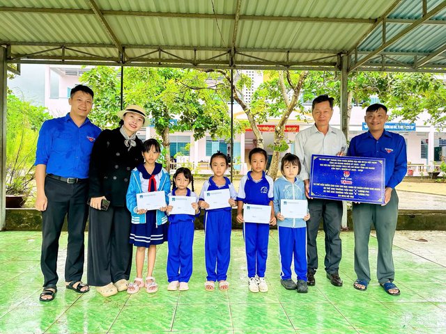 Tuổi trẻ xã Ô Lâm chung sức xây dựng quê hương giàu đẹp