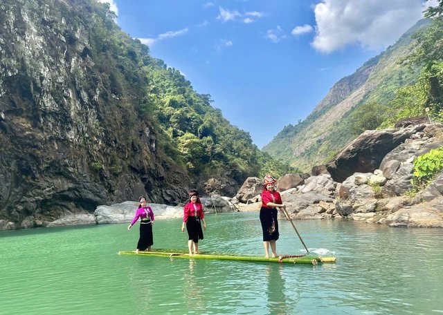 Khám phá vẻ đẹp nguyên sơ Chiềng Lao giữa đại ngàn Tây Bắc