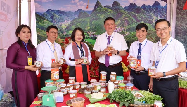 Chiềng Mai lan tỏa giá trị văn hóa, quảng bá nông sản đặc trưng