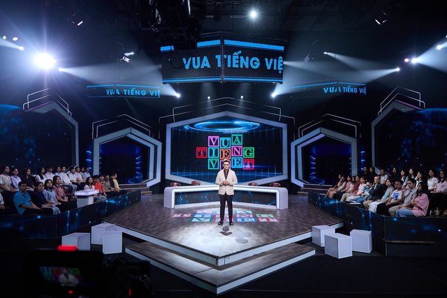 “Vua tiếng Việt” trở lại với người dẫn chương trình mới