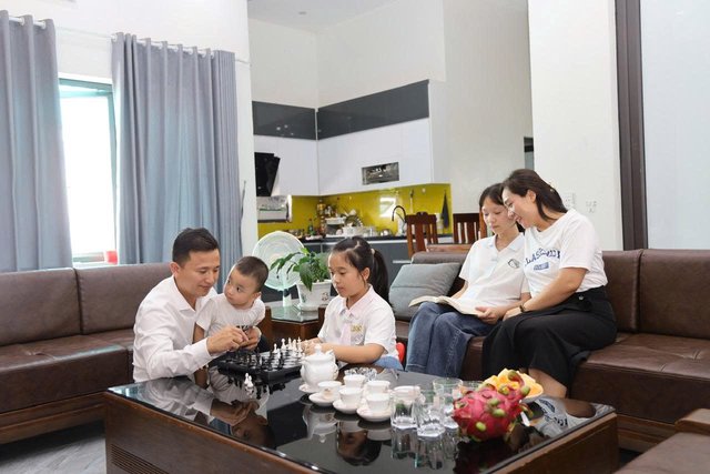 Chuyện nhà, chuyện làng