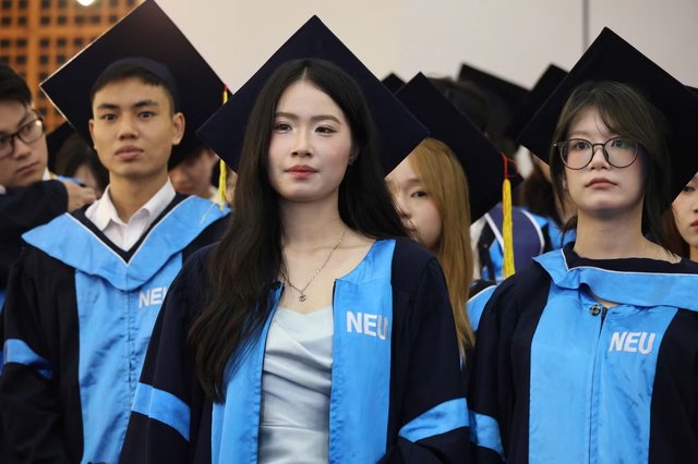 “Xuất sắc” không còn là số ít