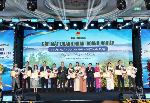 Lâm Đồng khen thưởng 25 doanh nhân, doanh nghiệp tiêu biểu
