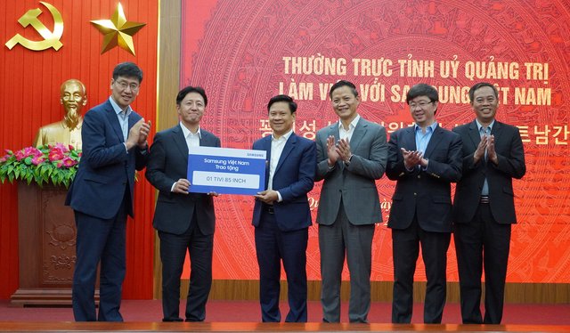 Tặng quà