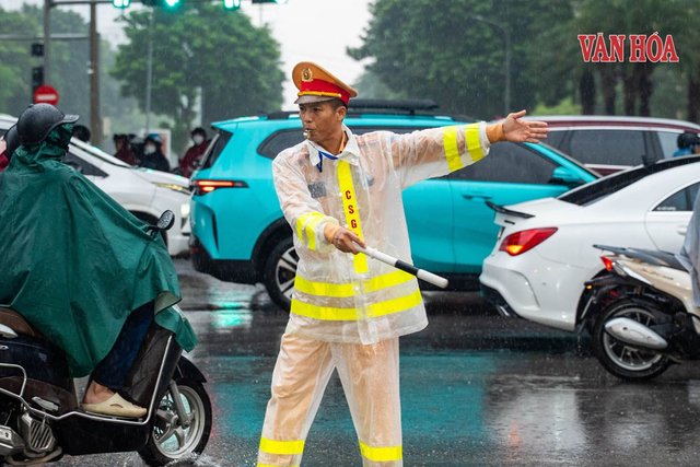 Thời tiết hôm nay 29.10: Hà Nội và TP.HCM đều có mưa dông về chiều