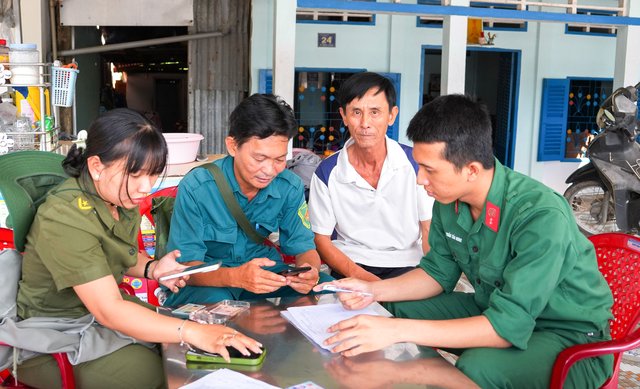 Kiên Lương chung sức đưa các tiện ích số đến gần hơn với người dân