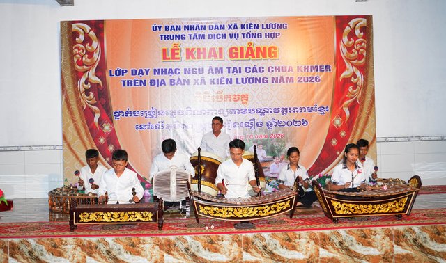 Kiên Lương mở 2 lớp truyền dạy nhạc Ngũ âm Khmer