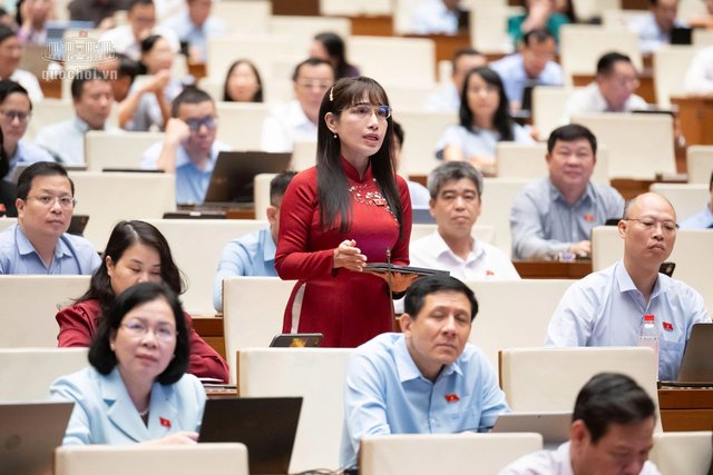 Không xóa bỏ đấu giá tài sản công thì đến bao giờ học sinh nghèo mới được ăn no, ăn đủ và ăn sạch?