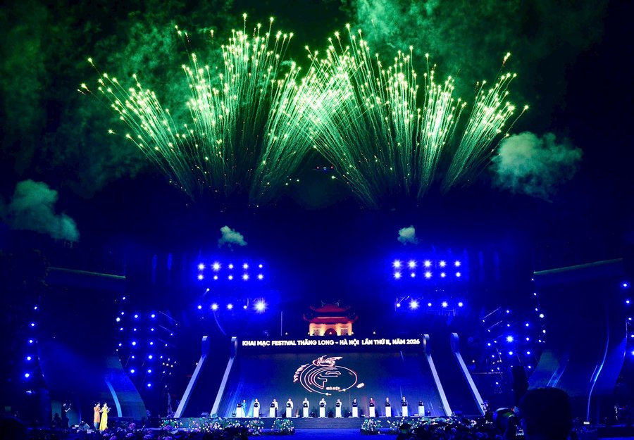 Các đại biểu thực hiện nghi thức khai mạc Festival Thăng Long - Hà Nội lần thứ II năm 2026