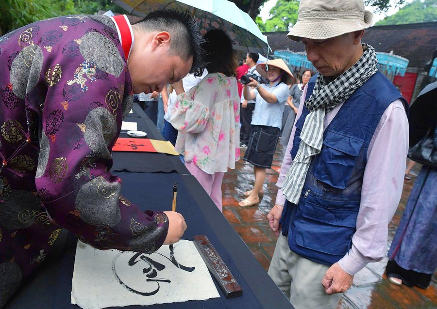 “Nét chữ An nhiên” – Khi thư pháp hòa cùng không gian di sản