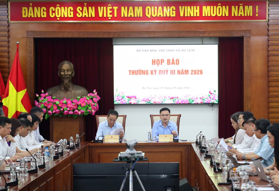 Chánh Văn phòng, Người phát ngôn Bộ VHTTDL Cao Lê Tuấn Anh và Phó Cục trưởng Cục Báo chí Nguyễn Văn Hiếu chủ trì họp báo