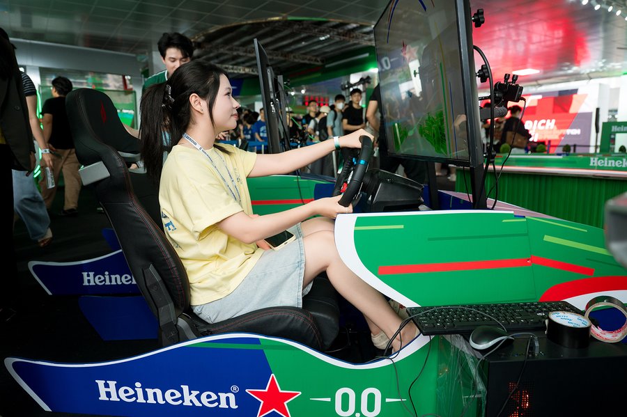 Các khu vực trải nghiệm thu hút bạn trẻ