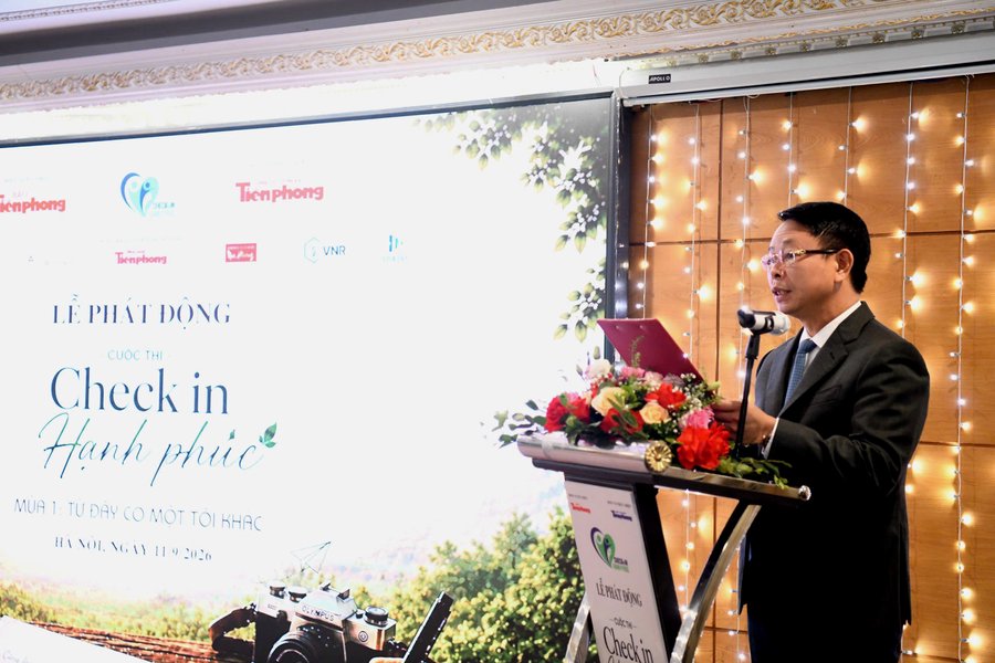Ông Phùng Công Sưởng, Tổng Biên tập Báo Tiền Phong, Trưởng Ban Tổ chức phát biểu tại Lễ phát động