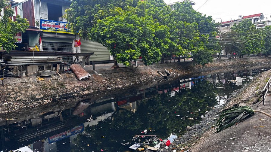 Mương Hồ Sen gây ô nhiễm nghiêm trọng đến đời sống người dân