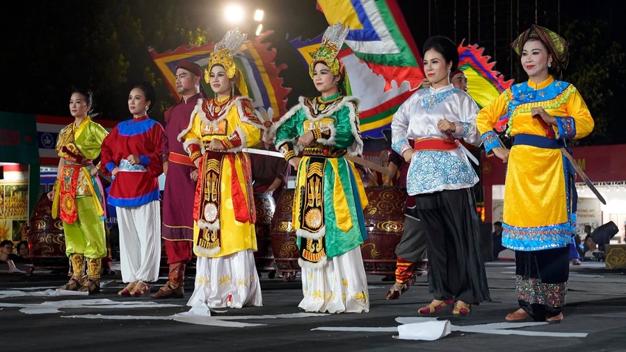 Tuồng, chèo, cải lương lan tỏa tại Lễ hội Văn hóa thế giới tại Hà Nội lần thứ hai