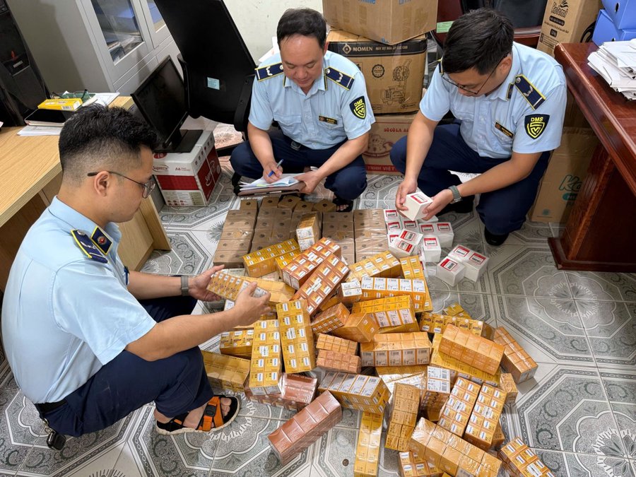 Lực lượng Quản lý thị trường tỉnh Cao Bằng phát hiện gần 700 sản phẩm phụ tùng ô tô có dấu hiệu xâm phạm quyền sở hữu trí tuệ trong tháng 6.2026. Ảnh: caobang.dms.gov.vn