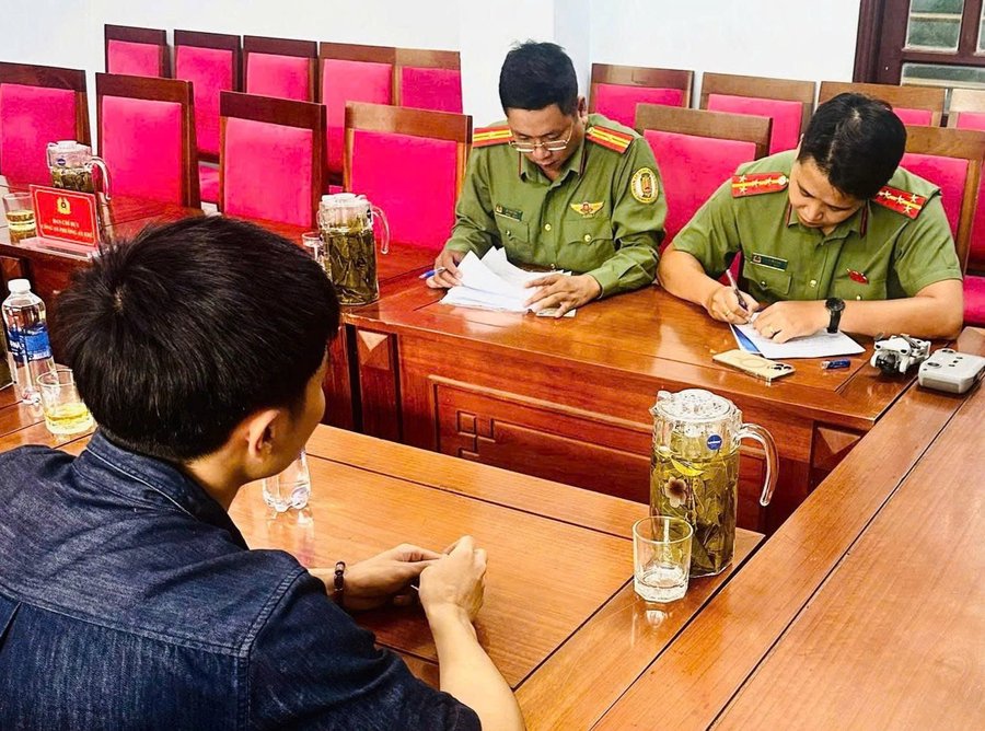 Lực lượng Công an làm việc với sinh viên Đ.T.A