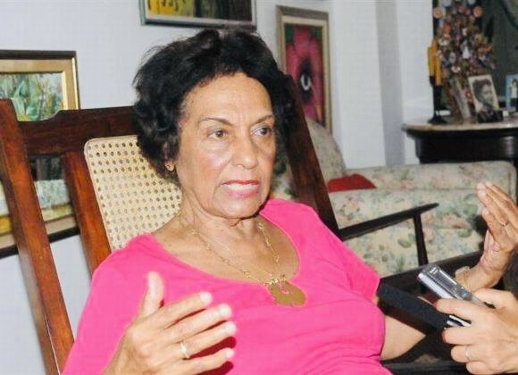 Nhà báo Marta Rojas