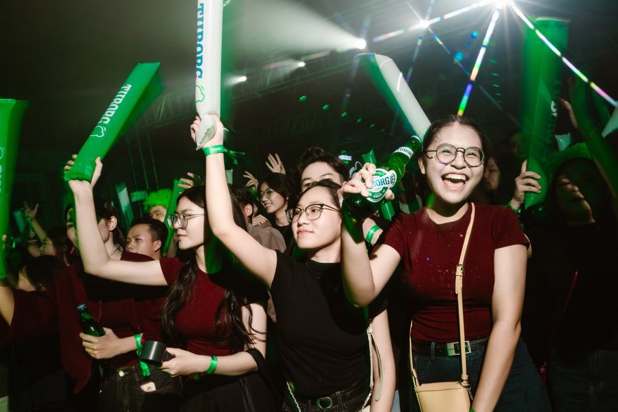 Không theo bất kỳ “chuẩn vui” nào, Gen Z biến nhạc hội thành “lãnh địa” độc bản