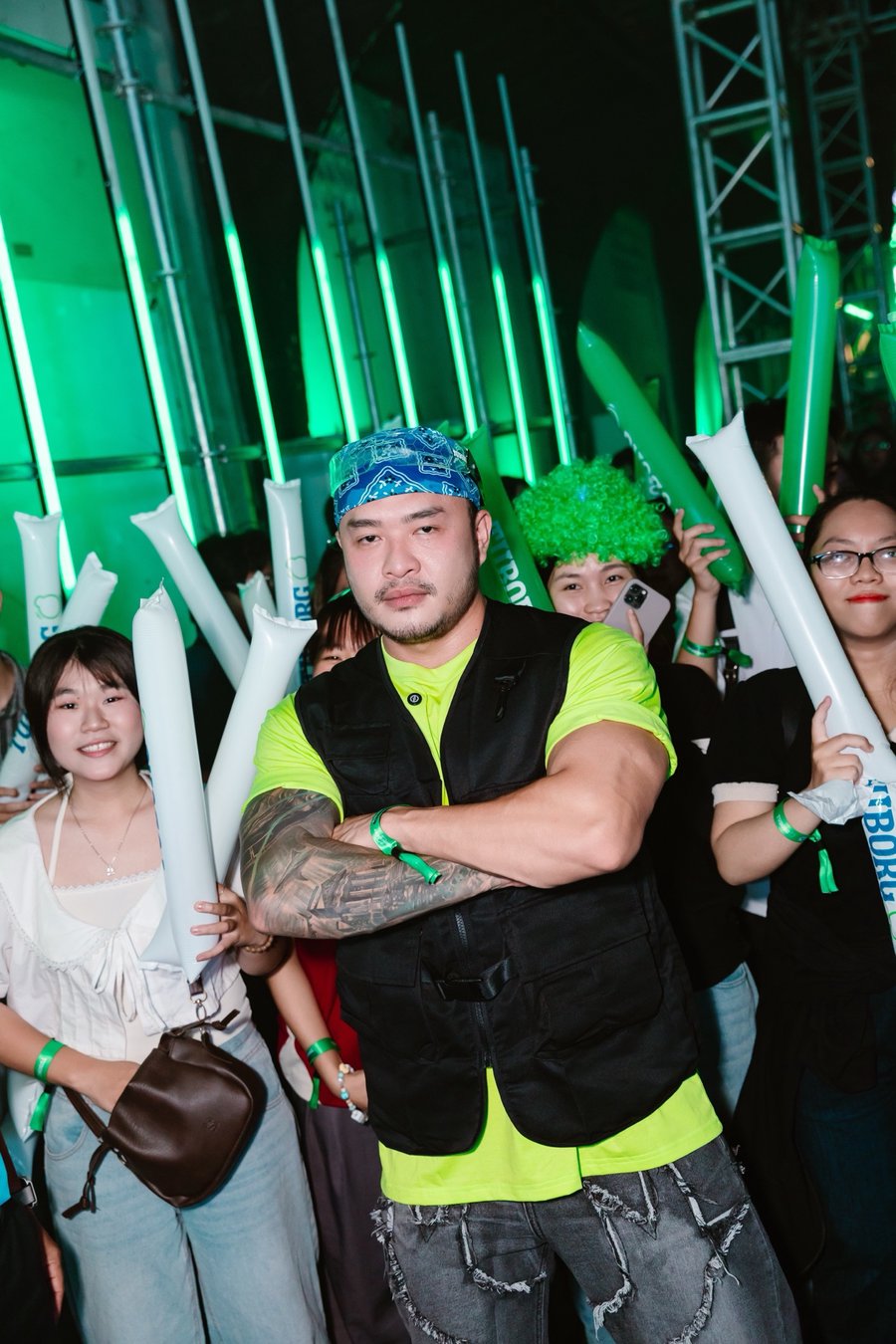 Không theo bất kỳ “chuẩn vui” nào, Gen Z biến nhạc hội thành “lãnh địa” độc bản