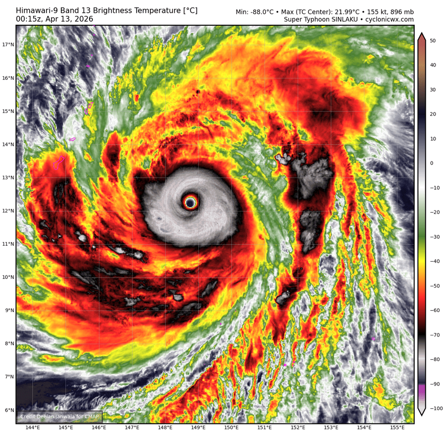 Ảnh vệ tinh siêu bão Sinlaku sáng 13.4. Ảnh: Cyclonicwx
