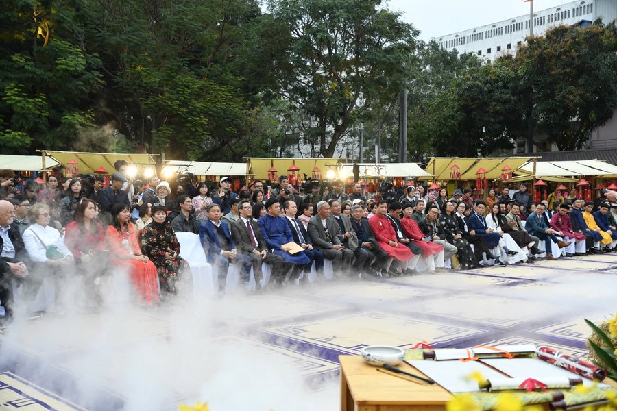 Quang cảnh lễ khai mạc Hội chữ Xuân Bính Ngọ 2026