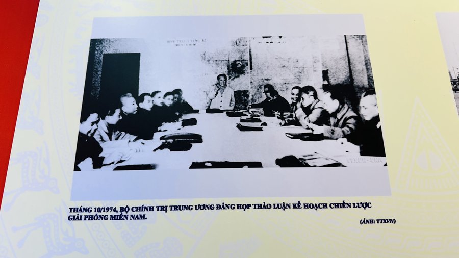“Rạng rỡ non sông Việt Nam” qua 130 bức ảnh tư liệu