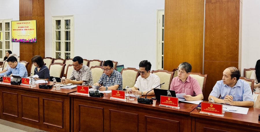 Đại diện lãnh đạo các đơn vị trực thuộc Bộ VHTTDL tham dự buổi làm việc