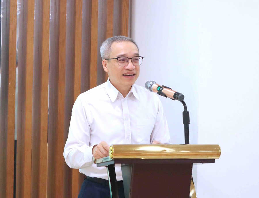 Thứ trưởng Bộ VHTTDL Phan Tâm phát biểu tại Lễ khai giảng
