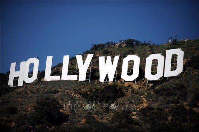 Bảng hiệu Hollywood ở kinh đô điện ảnh nước Mỹ tại Los Angeles. Ảnh: AFP/TTXVN