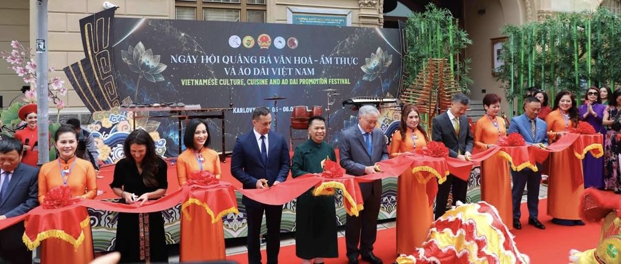 “Ngày hội quảng bá Văn hóa - Ẩm thực - Áo dài Việt Nam” diễn ra tại Cộng hòa Séc