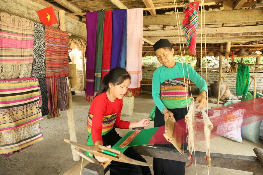 Về Bá Thước nghe núi rừng kể chuyện
