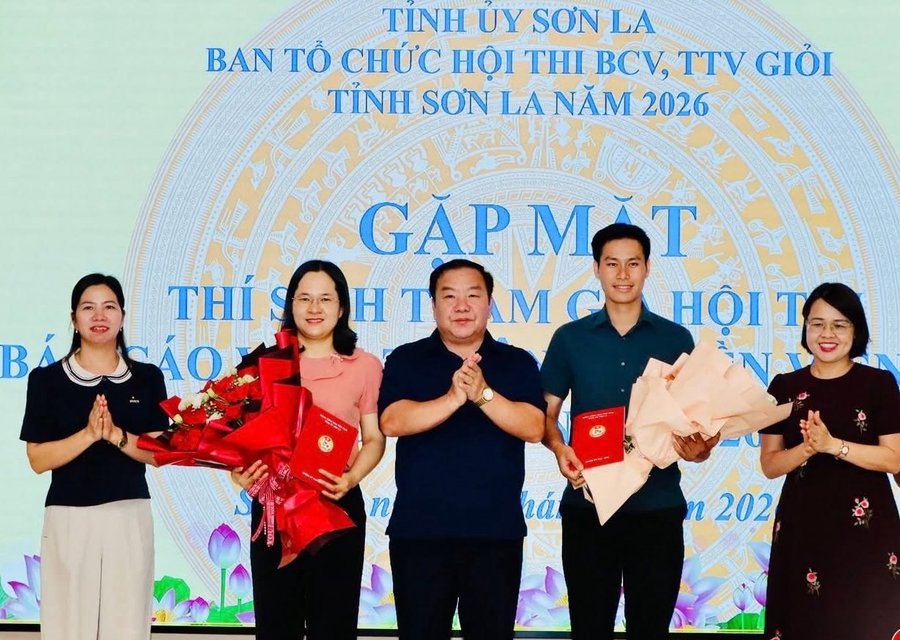 Lãnh đạo tỉnh Sơn La gặp mặt, động viên 2 thí sinh Cao Lệ Quyên và Cà Văn Minh trước khi lên đường dự Hội thi khu vực I tại Lào Cai