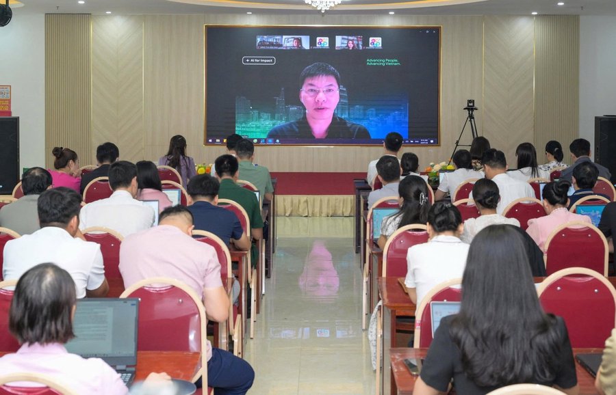 Lớp tập huấn có sự tham gia của hơn 80 học viên là nhà báo, phóng viên, biên tập viên và cán bộ làm công tác truyền thông trên địa bàn tỉnh Điện Biên