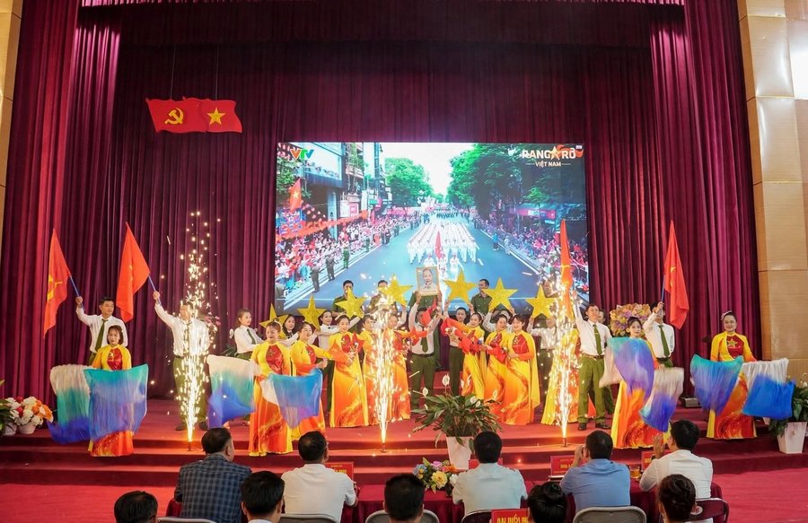 Chương trình nghệ thuật góp phần tạo không khí sôi nổi, lan tỏa tinh thần đoàn kết, chung tay giữ gìn an ninh, trật tự từ cơ sở