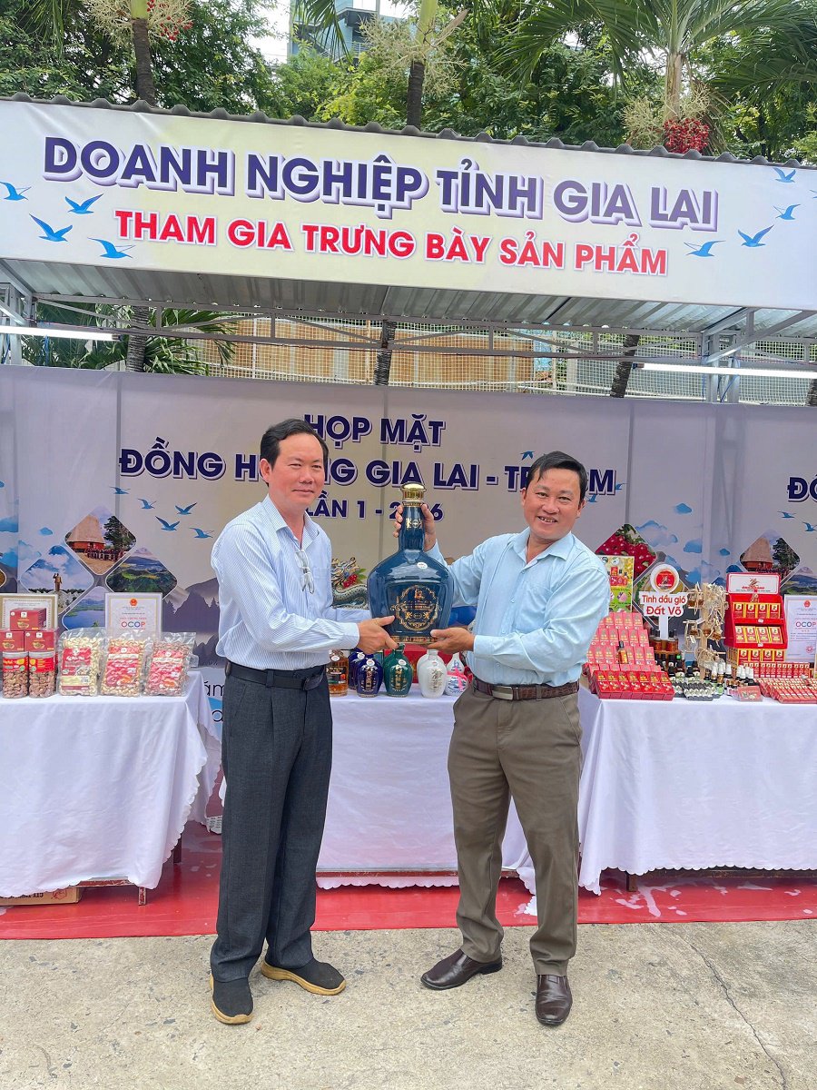 Nhiều sản phẩm rượu BIDIR Hoàng Long đạt chứng nhận OCOP 3-4 sao giai đoạn 2024-2028
