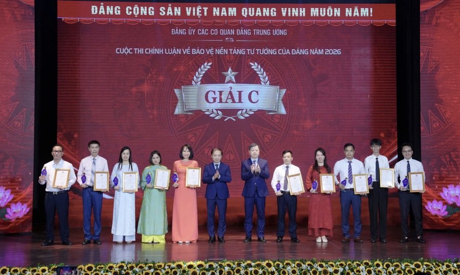 Trao giải C cho các tác giả