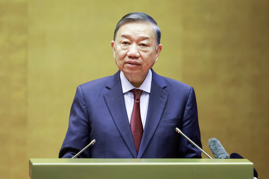 Tổng Bí thư, Chủ tịch nước Tô Lâm phát biểu chỉ đạo Hội nghị toàn quốc nghiên cứu, học tập, quán triệt và triển khai thực hiện Nghị quyết Hội nghị lần thứ ba Ban Chấp hành Trung ương Đảng khóa XIV. Ảnh: Trần Huấn
