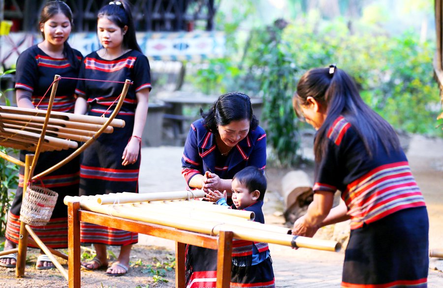 Nghị định xác lập cơ chế hỗ trợ đối với chủ thể văn hóa nòng cốt. Ảnh: Trần Huấn