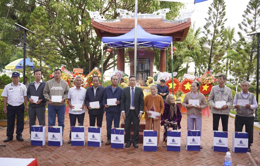 Dâng hương tưởng niệm, tri ân liệt sĩ Gạc Ma