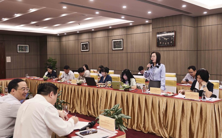 Các đại biểu đóng góp ý kiến tại Hội thảo