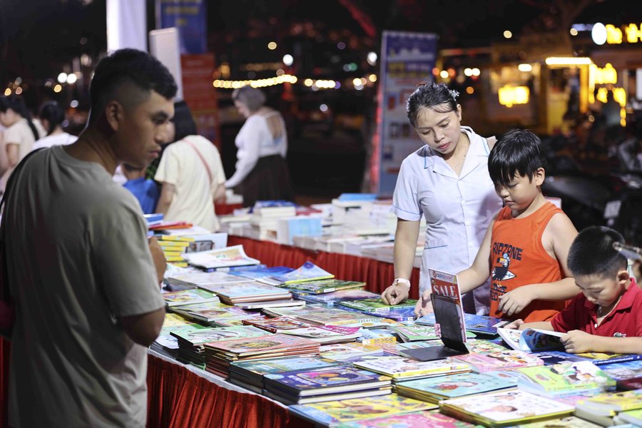 Không gian Ngày hội thu hút đông đảo người dân, học sinh, sinh viên đến tham quan, trải nghiệm