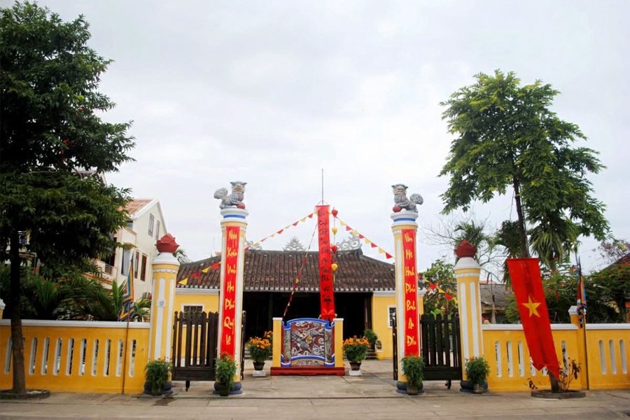 Hình ảnh cây nêu ngày Tết không chỉ là phong tục tâm linh mà còn là biểu tượng của sự gìn giữ, tiếp nối và lan tỏa giá trị văn hóa truyền thống của đô thị cổ Hội An mỗi độ xuân về