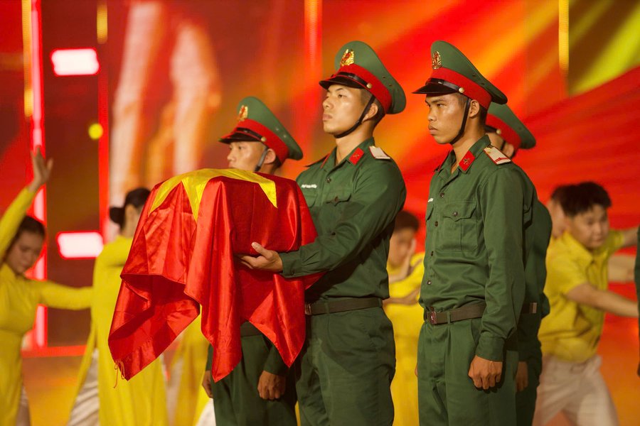 Những ngôi sao sáng bất tử giữa lòng Tổ quốc