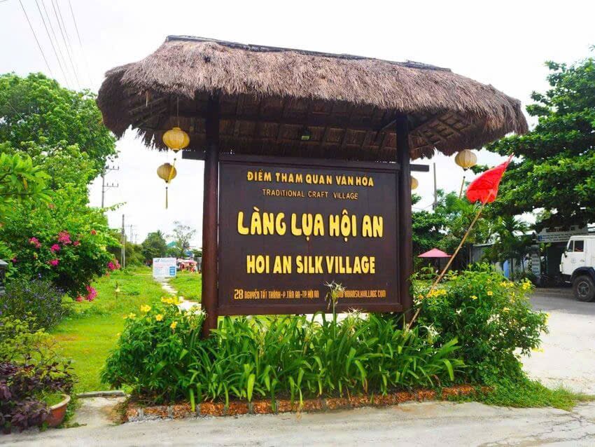 Làng lụa Hội An, trên đường Nguyễn Tất Thành, phường Hội An Tây, TP Đà Nẵng