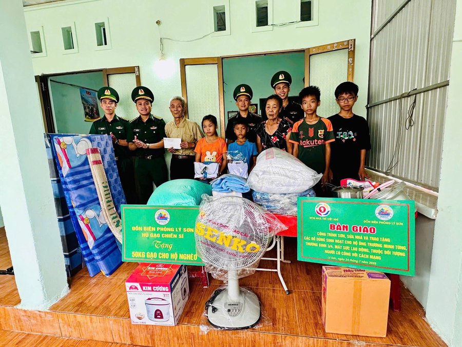 Hỗ trợ sửa chữa nhà và tặng quà cho gia đình có hoàn cảnh khó khăn ở đặc khu Lý Sơn
