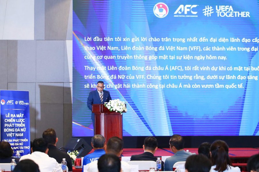 Ông Amir Assokan Abdullah – đại diện AFC phát biểu tại buổi lễ