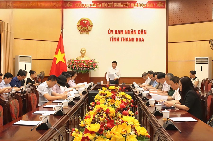 Ông Nguyễn Văn Thi, Phó Chủ tịch Thường trực UBND tỉnh Thanh Hóa, phát biểu chỉ đạo tại hội nghị đánh giá công tác phát triển du lịch 6 tháng đầu năm 2025