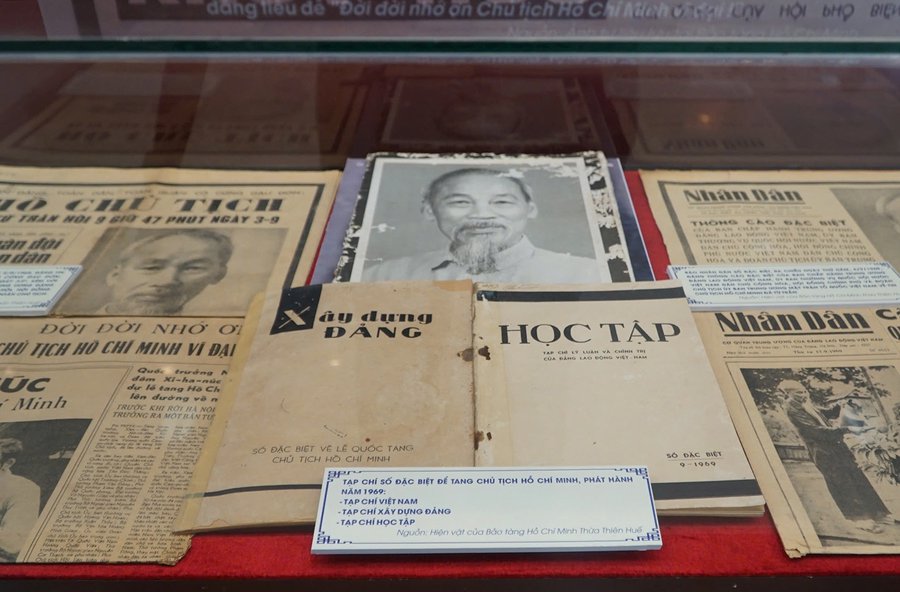 Các tạp chí số đặc biệt để tang Chủ tịch Hồ Chí Minh, phát hành năm 1969.